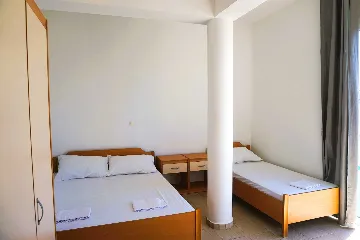 Apartment with Parking in Privlaka for 6 Guests