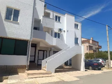 Apartment with Parking in Privlaka for 6 Guests