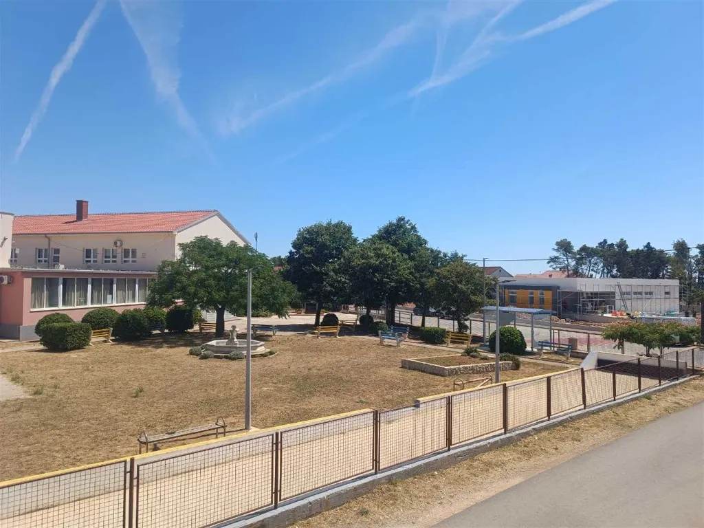 Apartment with Parking in Privlaka for 6 Guests