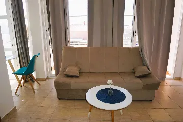 Apartment for 4 Guests with Balcony in Privlaka