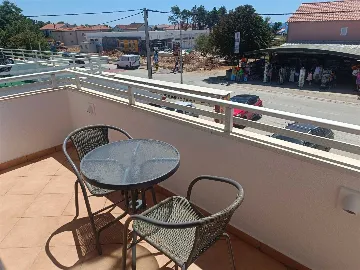 Apartment for 4 Guests with Balcony in Privlaka