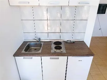 Apartment for 4 Guests with Balcony in Privlaka