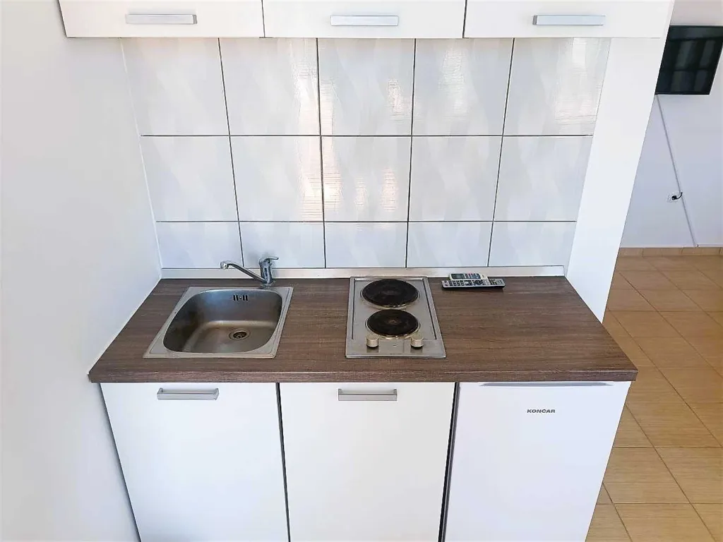 Apartment for 4 Guests with Balcony in Privlaka