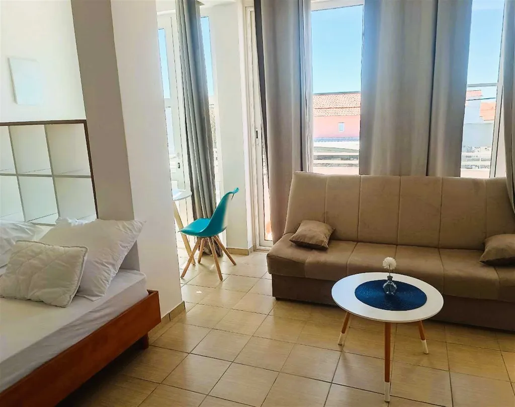Apartment for 4 Guests with Balcony in Privlaka