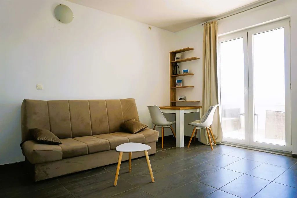 Sea View Apartment for 3 Guests in Privlaka