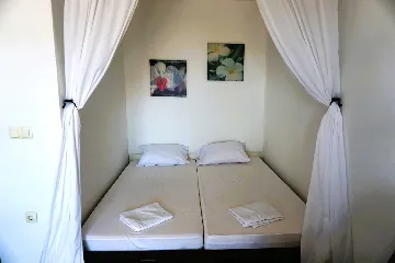 Sea View Apartment for 3 Guests in Privlaka