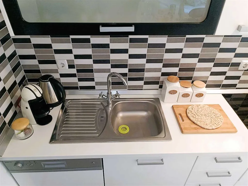 Balcony Apartment for 4 Guests in Zadar