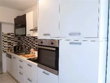 Balcony Apartment for 4 Guests in Zadar