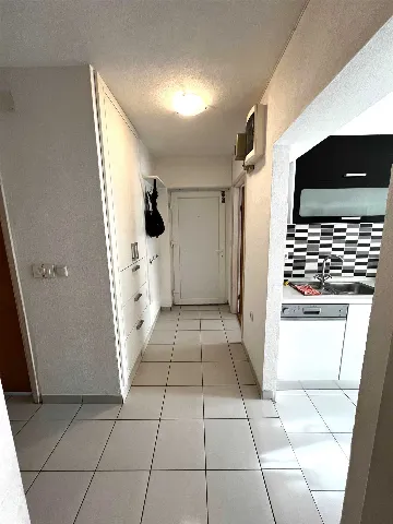 Balcony Apartment for 4 Guests in Zadar