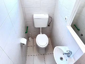 Balcony Apartment for 4 Guests in Zadar