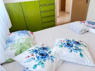 Balcony Apartment for 4 Guests in Zadar