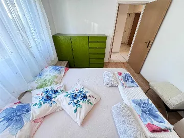 Balcony Apartment for 4 Guests in Zadar