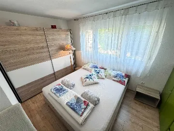 Balcony Apartment for 4 Guests in Zadar
