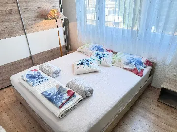 Balcony Apartment for 4 Guests in Zadar