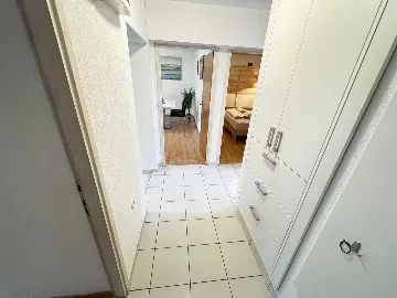 Balcony Apartment for 4 Guests in Zadar