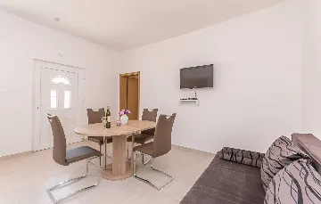 3-Bedroom Villa with Private Pool in Poličnik