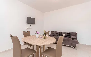 3-Bedroom Villa with Private Pool in Poličnik