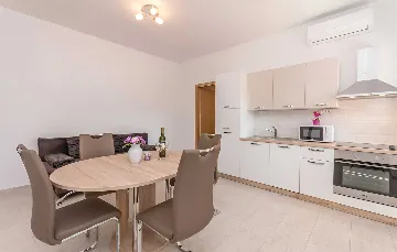 3-Bedroom Villa with Private Pool in Poličnik