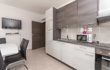 3-Bedroom Villa with Private Pool in Poličnik