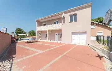 3-Bedroom Villa with Private Pool in Poličnik