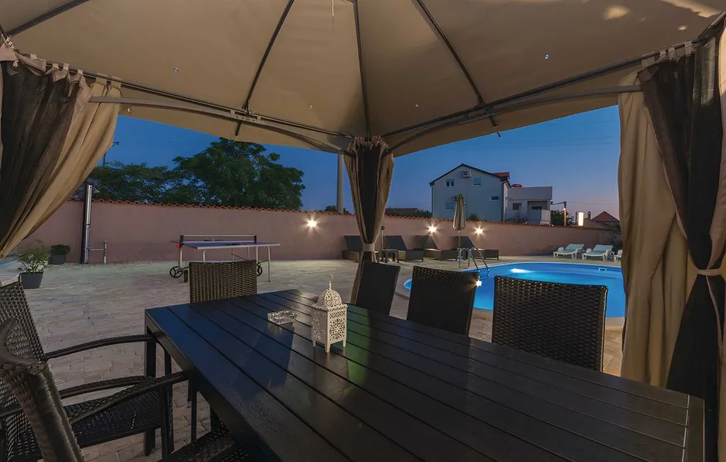 3-Bedroom Villa with Private Pool in Poličnik