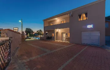 3-Bedroom Villa with Private Pool in Poličnik