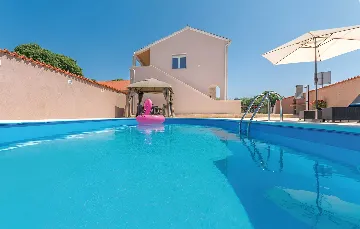 3-Bedroom Villa with Private Pool in Poličnik