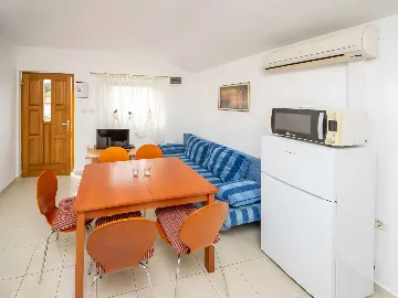 Air-Conditioned 2-Bedroom Apartment in Vodice