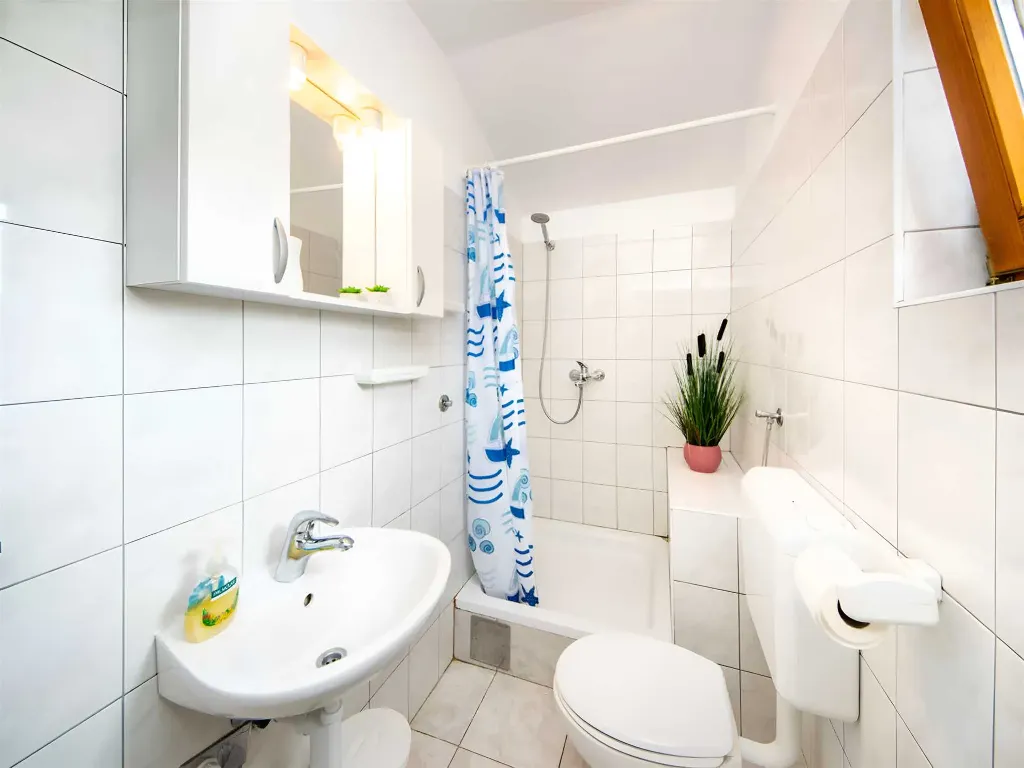 Air-Conditioned 2-Bedroom Apartment in Vodice