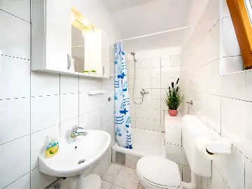 Air-Conditioned 2-Bedroom Apartment in Vodice