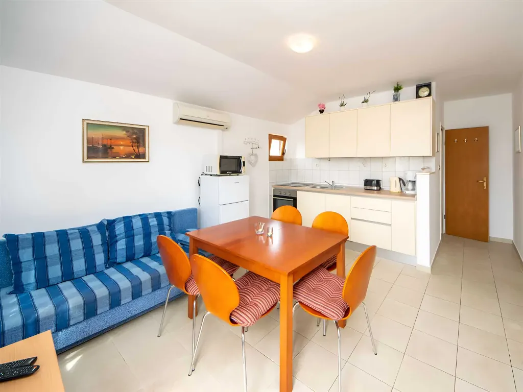 Air-Conditioned 2-Bedroom Apartment in Vodice