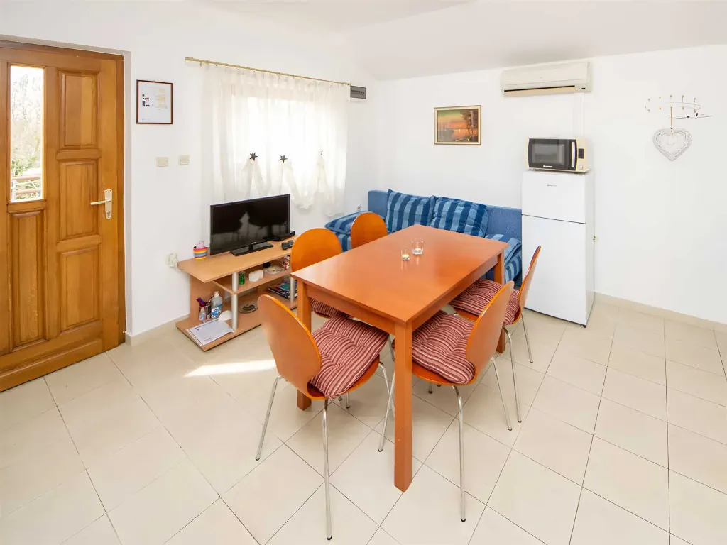Air-Conditioned 2-Bedroom Apartment in Vodice