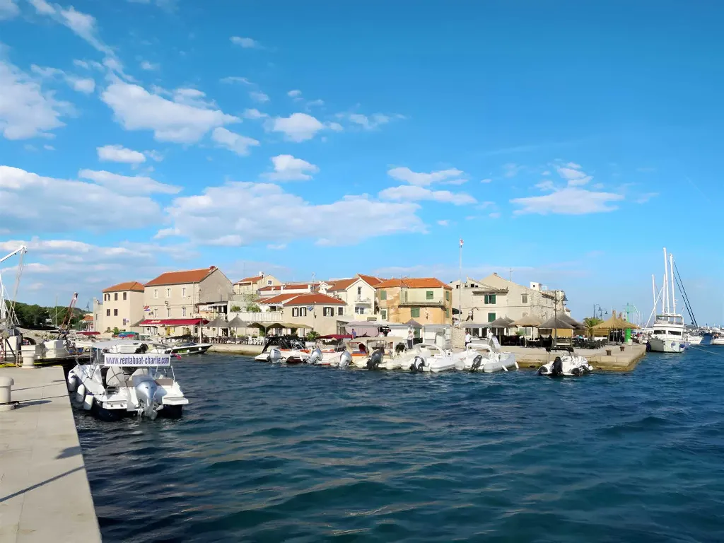 Air-Conditioned 2-Bedroom Apartment in Vodice
