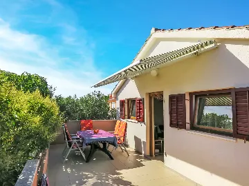 Air-Conditioned 2-Bedroom Apartment in Vodice