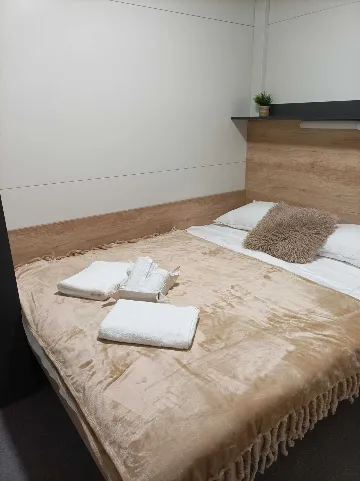 Mobile Home with Terrace and Shared Pool in Pirovac