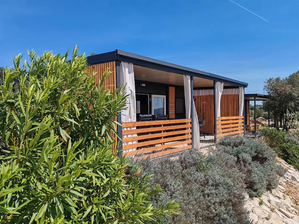Mobile Home with Terrace and Shared Pool in Pirovac