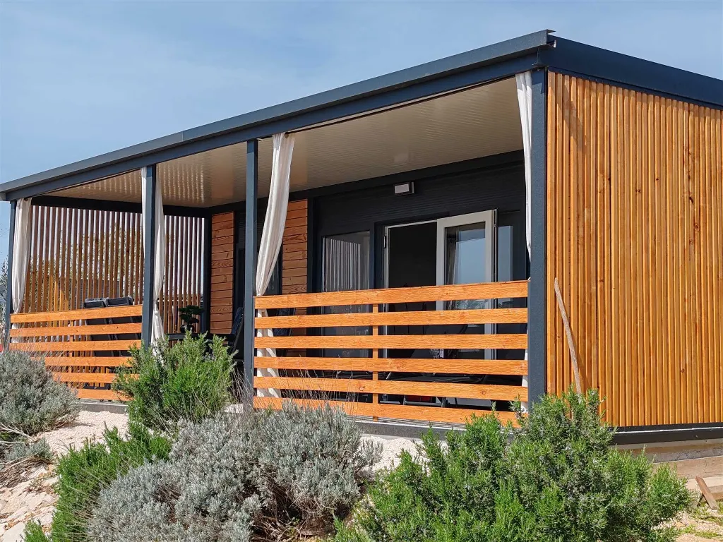 Mobile Home with Terrace and Shared Pool in Pirovac