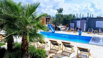 Mobile Home with Terrace and Shared Pool in Pirovac