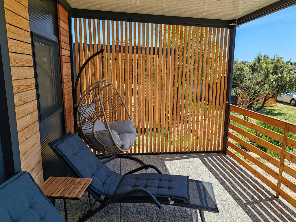 Mobile Home with Terrace and Shared Pool in Pirovac