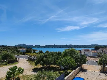 Mobile Home with Terrace and Shared Pool in Pirovac