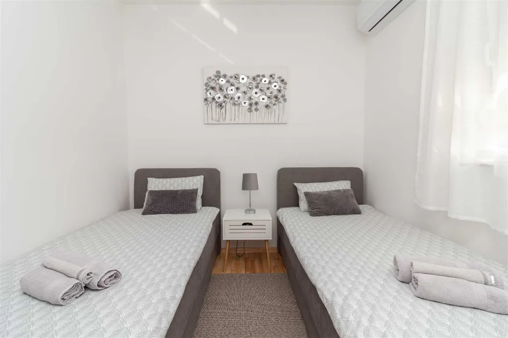 Privlaka Apartment near the Beach for 6 Guests