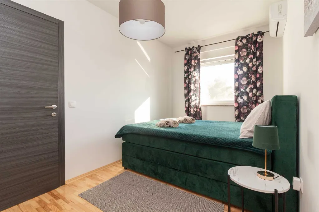 Privlaka Apartment near the Beach for 6 Guests