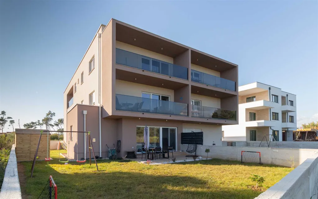 Privlaka Apartment near the Beach for 6 Guests