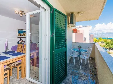 Apartment with Sea View in Nin for 4 Guests