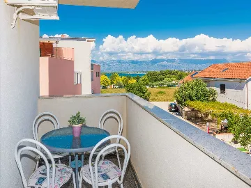 Apartment with Sea View in Nin for 4 Guests