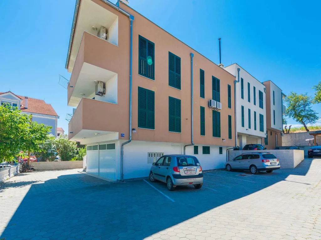 Apartment with Sea View in Nin for 4 Guests