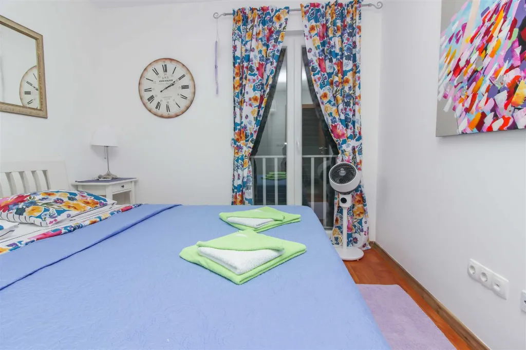 Apartment with Sea View in Nin for 4 Guests