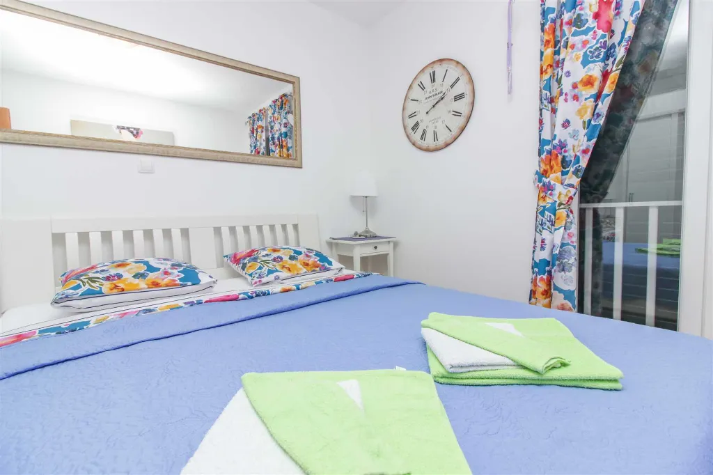 Apartment with Sea View in Nin for 4 Guests