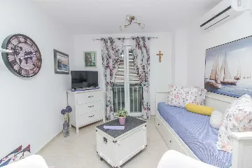 Apartment with Sea View in Nin for 4 Guests