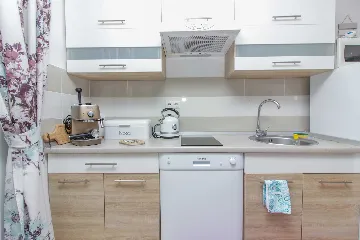 Apartment with Sea View in Nin for 4 Guests